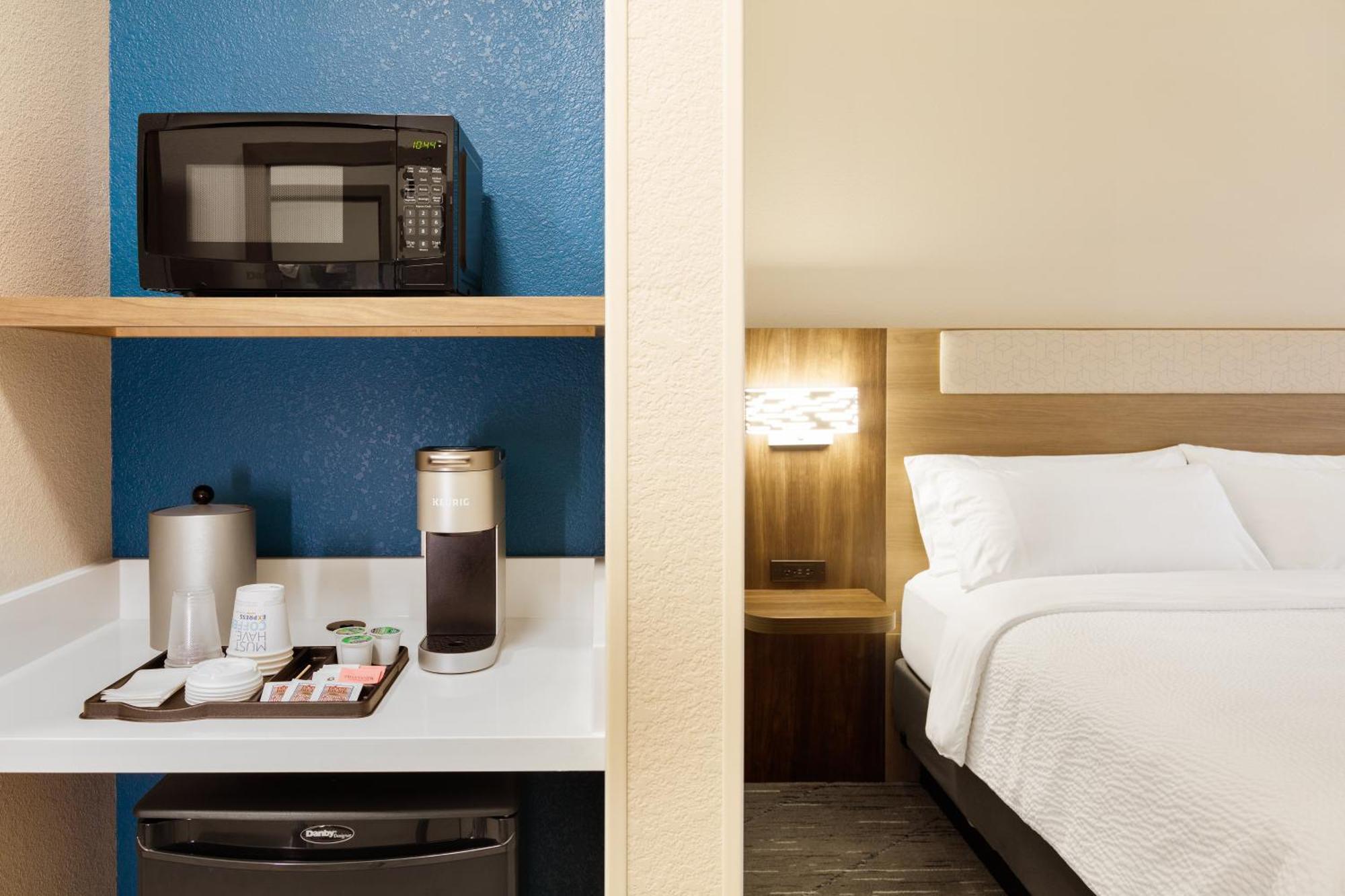 Holiday Inn Express Hotel & Suites Terre Haute By Ihg מראה חיצוני תמונה