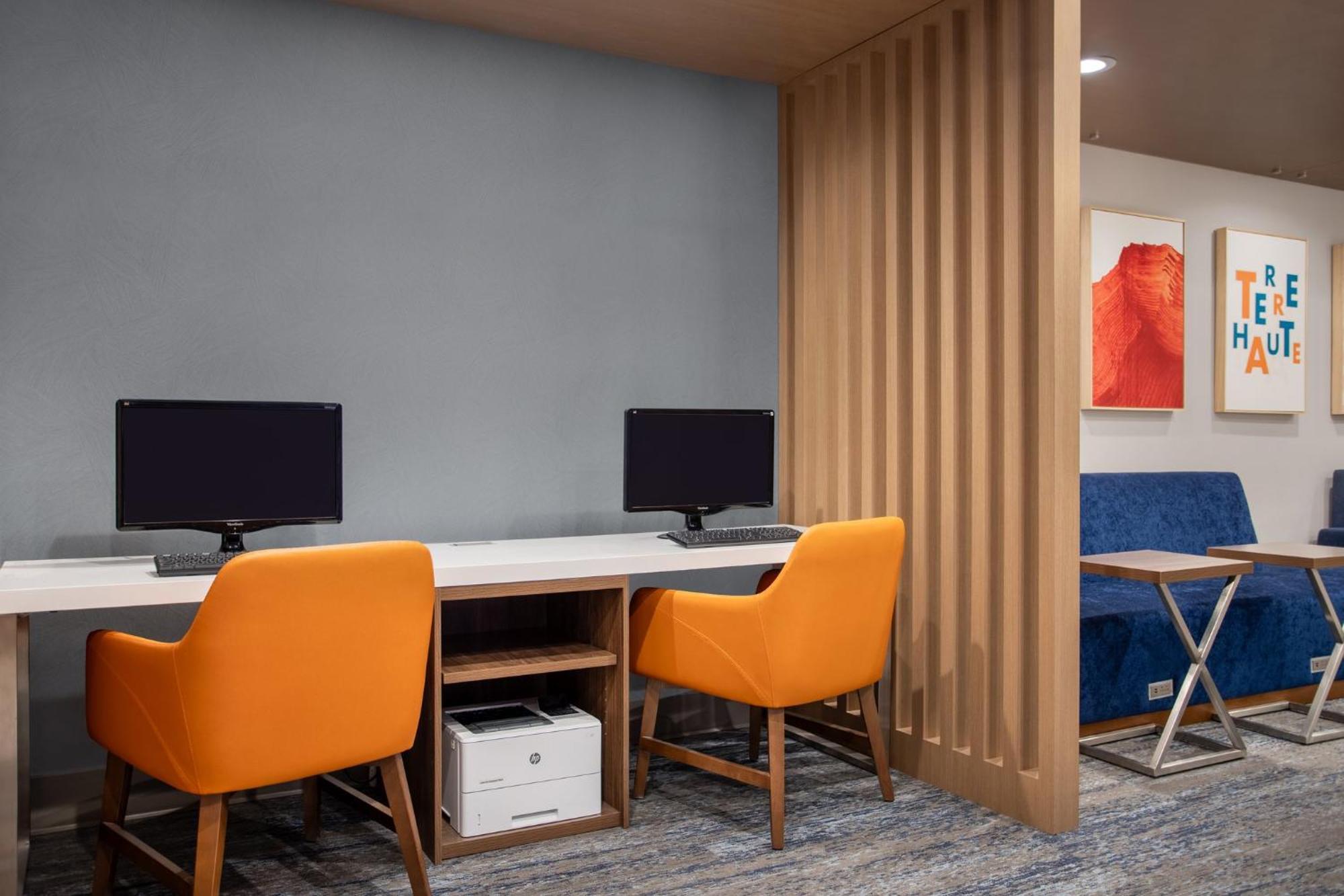 Holiday Inn Express Hotel & Suites Terre Haute By Ihg מראה חיצוני תמונה
