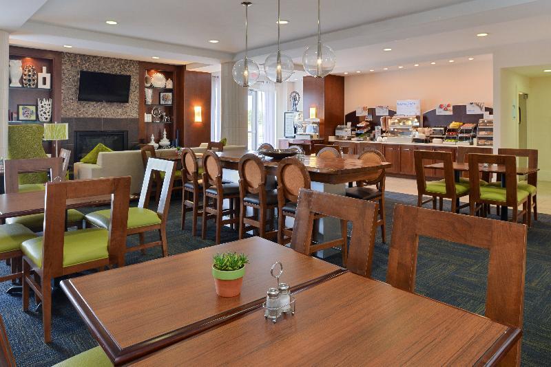 Holiday Inn Express Hotel & Suites Terre Haute By Ihg מראה חיצוני תמונה